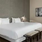 Nh 덴 하그 4*
