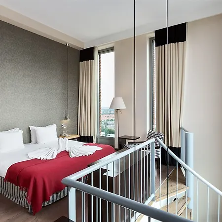 فندق إن إتش دين هاخ 4*